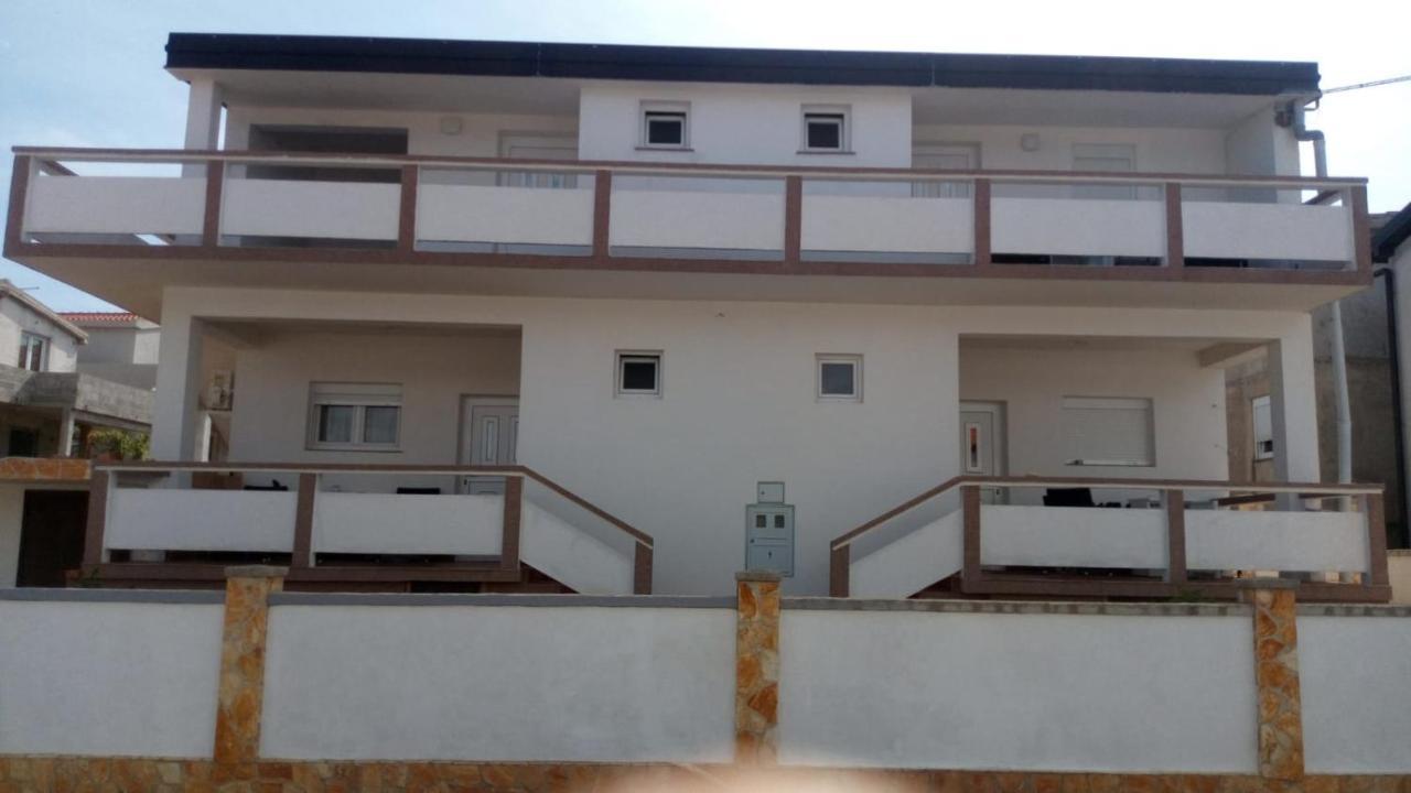 Apartmani Matovina Vir Exterior photo